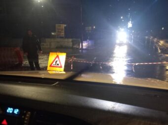 ΝΕΚΡΟΣ ΟΔΗΓΟΣ ΠΟΥ ΠΑΡΑΣΥΡΘΗΚΕ ΑΠΟ ΧΕΙΜΑΡΡΟ – ΜΑΧΗ ΝΑ ΑΝΑΣΥΡΘΕΙ Η ΣΟΡΟΣ