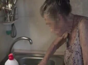 Κίνα: 67χρονη γυναίκα πέθανε ενώ έπλενε πιάτα – Προειδοποίηση γιατρού: 3 απαγορευμένα πράγματα για τους ηλικιωμένους όταν κάνουν δουλειές στο σπίτι