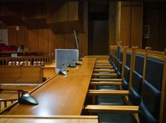 Θεσσαλονίκη: Σκότωσε τον γιο του το 2022 με 18 χτυπήματα στο κεφάλι – «Ήμουν σε άμυνα» υποστήριξε ο 72χρονος