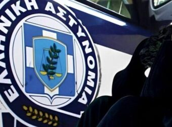 Θεσσαλονίκη: Πατέρας ξυλοκόπησε τον γιο του γιατί άργησε να ξυπνήσει για το σχολείο