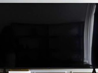 Η πιο όμορφη βάση τηλεόρασης που είδαμε εδώ και 40 χρόνια έφτασε στα ΙΚΕΑ – Μοντέρνα, πρακτική και κομψή