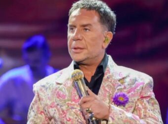 ΕΚΤΑΚΤΟ: ΜΕΤΑΦΕΡΟΥΝ ΕΣΠΕΥΣΜΕΝΑ ΣΤΟ ΝΟΣΟΚΟΜΕΙΟ ΤΟΝ ΓΙΩΡΓΟ ΜΑΖΩΝΑΚΗ, ΜΕ ΕΝΤΟΝΟΥΣ ΠΟΝΟΥΣ ΚΑΙ ΠΟΛΥ ΥΨΗΛΟ ΠΥΡΕΤΟ