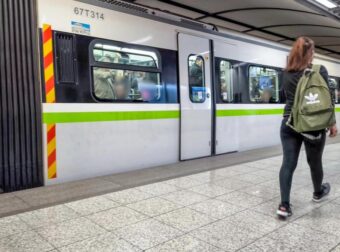 Νεκρός 65χρονος που έπεσε στις γραμμές του μετρό – Εκτός λειτουργίας η «κόκκινη» Γραμμή στο Σύνταγμα