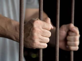 Τουρκία: Κρατούμενος βγήκε με άδεια, σκότωσε την 8χρονη κόρη του, τη μητέρα του και την πρώην σύζυγo