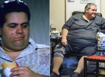 Καθηλωμένος σε καρέκλα ο ηθοποιός των 80’s, Κώστας Μακέδος: «Δεν μπορώ να κουνηθώ! Όλα σπίτι τα κάνω με τηλεκοντρόλ, τη σόμπα, τα φώτα, όλα»