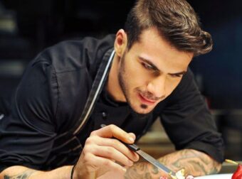 Αέρας ή αντιστάσεις; Ο Άκης δίνει απάντηση στο αιώνιο δίλημμα της νοικοκυράς -Ποια φαγητά πρέπει να κάνεις στο ένα και ποια στο άλλο