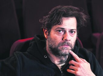 Ορέστης Τζιόβας: Ποια είναι η καλλονή ηθοποιός στο πλευρό του τον τελευταίο χρόνο