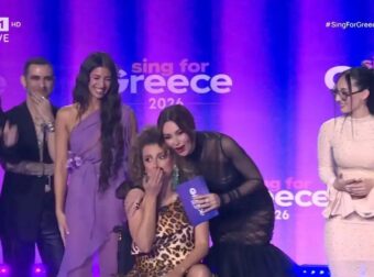 Eurovision 2026: «Ξεχάστηκε» ότι είναι στον αέρα η Κατερίνα Βρανά και το είπε στον αέρα – «Κόκκαλο» η Μαγγίρα, «άσπρισε» ο Καπουτζίδης