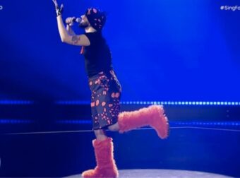 «Αφού το ζητάτε, θα σας το φέρω»: Η τεράστια αλλαγή που θα κάνει ο Akylas στον τελικό της Eurovision στη Βιέννη