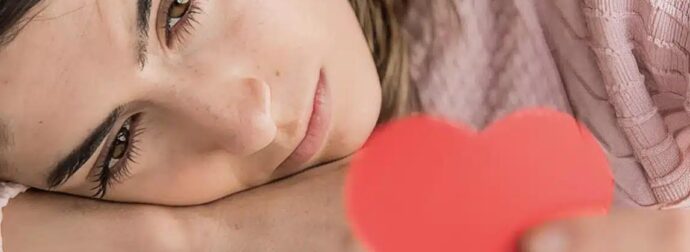 Εάν μια γυναίκα σας θέλει, συνήθως θα εμφανίσει αυτές τις 7 συμπεριφορές