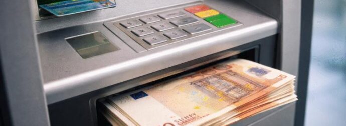 «Βροχή» χρημάτων σε συνταξιούχους: Τα σενάρια για 400άρια, 500άρια και αυξήσεις