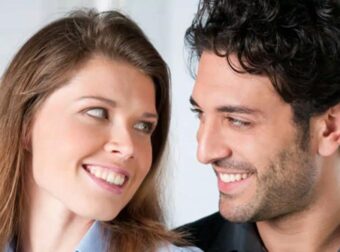 Πως θα καταλάβεις αν μια γυναίκα έκανε πέρασε καλά το προηγούμενο βράδυ – Τα 5 σημάδια που κάνουν «μπαμ»