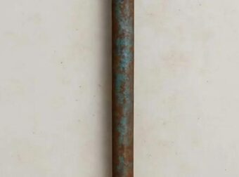 Βρήκα μια μεταλλική ράβδο στο δρόμο μου. Καμία ιδέα τι θα μπορούσε να είναι;