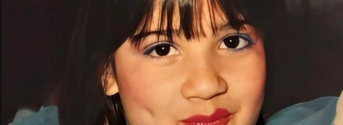 Πασίγνωστη Ελληνίδα μικρή, μελαχρινή και με αφέλειες – Σήμερα είναι μια από τις πιο εντυπωσιακές παρουσιάστριες