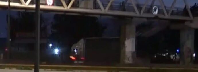 Τραγωδία στον Κηφισό: Σκοτώθηκε 74χρονος που έπεσε στο κενό από πεζογέφυρα και τον παρέσυρε φορτηγό