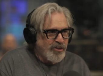 ΕΚΤΑΚΤΟ: ΝΕΚΡΟΣ ΠΑΣΙΓΝΩΣΤΟΣ ΗΘΟΠΟΙΟΣ – ΕΔΙΝΕ ΜΑΧΗ ΜΕ ΔΙΠΟΛΙΚΗ ΔΙΑΤΑΡΑΧΗ