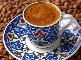 Οι γιατροί αποκαλύπτουν ότι η κατανάλωση καφέ κάθε πρωί προκαλεί πολλαπλά οφέλη