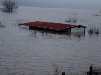 ΣΟΥΦΛΙ – ΕΒΡΟΣ: ΥΠΕΡΧΕΙΛΗΣΕ ΠΟΤΑΜΙ – ΤΟ ΝΕΡΟ ΕΧΕΙ ΞΕΠΕΡΑΣΕΙ ΤΑ 7 ΜΕΤΡΑ ΚΑΙ «ΚΑΤΑΠΙΝΕΙ» ΤΑ ΠΑΝΤΑ