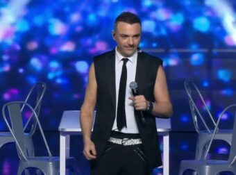 Κώστας Δόξας… Τέλος: Τον… διώχνουν από το J2US μετά την καταδίκη του για ενδοοικογενειακή βία – Η επίσημη ανακοίνωση του OPEN