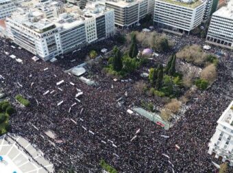 28 Φλεβάρη – Τρία χρόνια από την τραγωδία στα Τέμπη: «Παραλύει» αύριο η Ελλάδα – Ποιοι δεν θα δουλέψουν – Πως θα κινηθούν τα ΜΜΜ