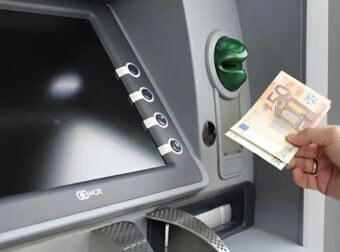 Κοινός τραπεζικός λογαριασμός: Τι ισχύει όταν πεθάνει ο ένας καταθέτης – Ποιος τα παίρνει όλα και ποιος μένει με άδεια χέρια