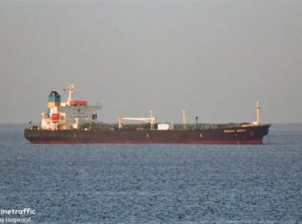 ΕΠΙΘΕΣΗ ΣΕ ΕΛΛΗΝΙΚΟ ΠΛΟΙΟ ΣΤΟ ΝΤΟΥΜΠΑΙ – ΑΓΩΝΙΑ ΓΙΑ ΤΟ ΠΛΗΡΩΜΑ