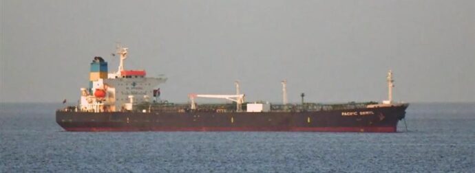 ΕΠΙΘΕΣΗ ΣΕ ΕΛΛΗΝΙΚΟ ΠΛΟΙΟ ΣΤΟ ΝΤΟΥΜΠΑΙ – ΑΓΩΝΙΑ ΓΙΑ ΤΟ ΠΛΗΡΩΜΑ