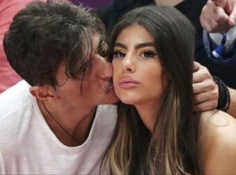 Δέσποινα Γιαννακοπούλου: «Έφαγε λάχανο» την Καρντάσιαν, ανέβασε σέλφι να κρατάει στο χέρι αυτό