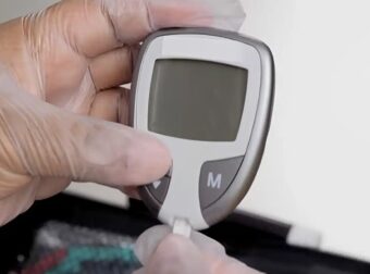 Τι ρίχνει άμεσα το ζάχαρο: Τι να φάτε το βράδυ