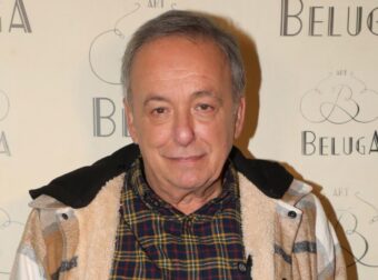 Στα σκαλιά της εκκλησίας φαίνεται πως ετοιμάζεται να ανέβει ο Ανδρέας Μικρούτσικος!