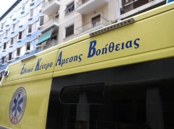 Μηχανή ανετράπη στην Πειραιώς – Σκοτώθηκε ο 31χρονος οδηγός της