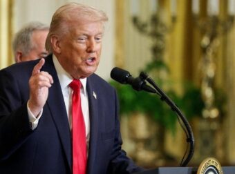 Έκτακτη δήλωση Τραμπ: “Θα δολοφονηθεί και ο Μποτζτάμπα Χαμενεΐ εάν…”