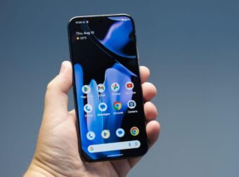 Το κάνουμε όλοι: Ο «αόρατος εχθρός» που μπορεί να καταστρέψει τη συσκευή σας