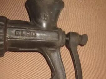 Το μυστηριώδες μεταλλικό αντικείμενο που κίνησε το ενδιαφέρον του διαδικτύου