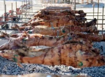 Πάσχα: Και όμως θα σουβλίσουμε καλοκαίρι – Πότε «πέφτει»… Ιούνιο!