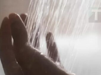 Το πρώτο σημάδι του Αλτσχάιμερ εμφανίζεται την ώρα που κάνετε ντουζ