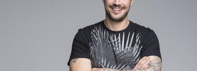 Πάσχα 2026: Πρώτος στα Trends o Άκης Πετρετζίκης – Έδωσε για 1η φορά την συνταγή για τα πασχαλινά ατομικά τσουρεκάκια – Είναι πανεύκολη!