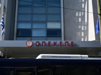 Ραγδαίες πολιτικές εξελίξεις: Παραιτούνται 2 από την Κυβέρνηση λόγω ΟΠΕΚΕΠΕ, ηχηρές αποχωρήσεις