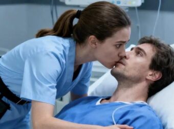 Η νοσοκόμα φίλησε κρυφά έναν όμορφο επιχειρηματία που βρισκόταν σε κώμα για τρία χρόνια, πιστεύοντας πως δεν θα ξυπνήσει ποτέ — αλλά προς έκπληξή της, εκείνος την αγκάλιασε ξαφνικά μετά το φιλί…