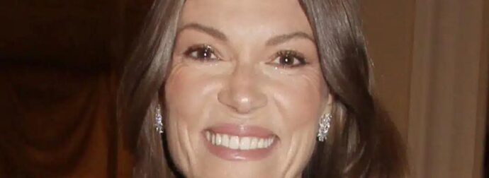 Μαμά και κόρη μοιάζουν πολύ: Η Βίκυ Καγιά σε σπάνια κοινή εμφάνιση με τη μητέρα της, Αλεξάνδρα