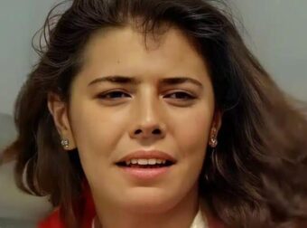 Ο φόνος του συζύγου της από την 17 Νοέμβρη – Η απομόνωση της στο σπίτι – Ο ρόλος που την έκανε γνωστή