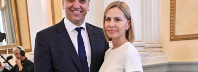 Κρυστάλλινοι πολυέλαιοι, πανάκριβα βαριά έπιπλα, χειροποίητα χαλιά: Η 1η φώτο μέσα στο αρχοντικό των Κικίλια – Μπαλατσινού στο κέντρο της Αθήνας