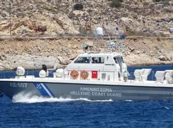 Τραγωδία ανοιχτά της Κρήτης: Νεκροί 22 μετανάστες, τους πέταξαν στη θάλασσα – Συνελήφθησαν δύο διακινητές