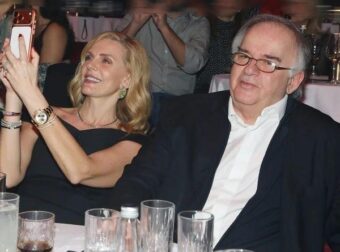 Τρελά ερωτευμένη η δημοσιογράφος με τον εφοπλιστή σύντροφό της – Η σπάνια κοινή τους εμφάνιση