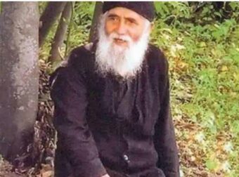 Ρώτησαν τον Άγιο Παΐσιο και είπε: «Ο κόσμος θα σβήσει όταν…»
