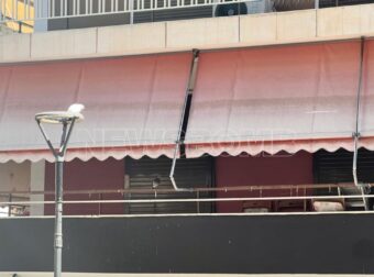 ΣΥΝΕΛΗΦΘΗ Ο ΓΙΟΣ ΓΙΑ ΤΙΣ ΔΟΛΟΦΟΝΙΕΣ ΜΗΤΕΡΑΣ ΚΑΙ ΚΟΡΗΣ ΣΤΟΥ ΖΩΓΡΑΦΟΥ – ΕΧΕΙ ΧΤΙΣΕΙ ΤΗΝ ΠΟΡΤΑ ΤΟΥ ΔΩΜΑΤΙΟΥ