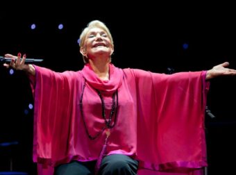 Θρήνος στη Μητρόπολη για τη Μαρινέλλα: «Ορφάνεψα ξανά», λέει η ανιψιά του Στέλιου Καζαντζίδη