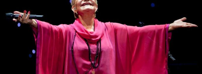 Θρήνος στη Μητρόπολη για τη Μαρινέλλα: «Ορφάνεψα ξανά», λέει η ανιψιά του Στέλιου Καζαντζίδη