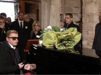 ΚΑΤΕΡΡΕΥΣΕ Ο ΤΑΚΗΣ ΖΑΧΑΡΑΤΟΣ ΜΠΡΟΣΤΑ ΣΤΟ ΦΕΡΕΤΡΟ ΤΗΣ ΜΑΡΙΝΕΛΛΑΣ: Η ΦΡΑΣΗ ΠΟΥ ΕΙΠΕ ΚΑΙ ΑΝΑΤΡΙΧΙΑΣΑΝ ΟΛΟΙ