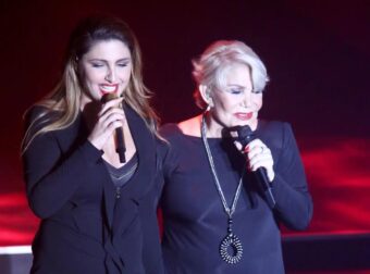 Έλενα Παπαρίζου: Γιατί δεν πήγε στην κηδεία της Μαρινέλλας